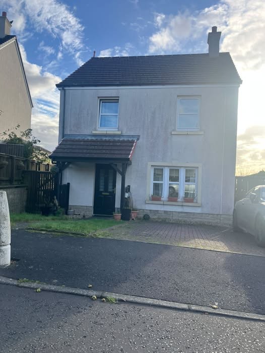 41 Donald Wynd Largs  KA30 8TH